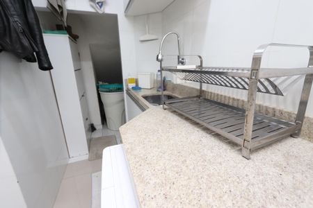 Casa de condomínio à venda com 86m², 2 quartos e 2 vagasLavanderia