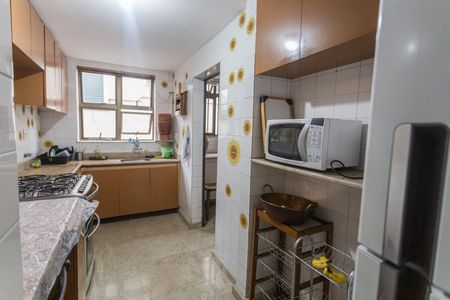 Apartamento à venda com 188m², 4 quartos e 2 vagasCozinha