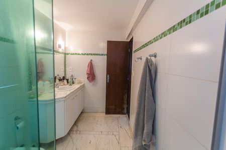 Apartamento à venda com 188m², 4 quartos e 2 vagasBanheiro Social