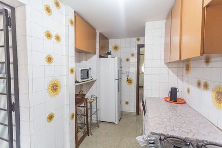 Apartamento à venda com 188m², 4 quartos e 2 vagasCozinha