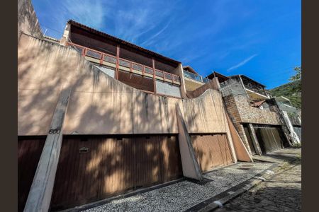 Apartamento à venda com 250m², 4 quartos e 2 vagasFachada