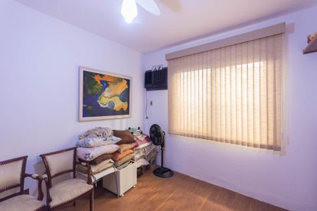 Apartamento à venda com 250m², 4 quartos e 2 vagasQuarto
