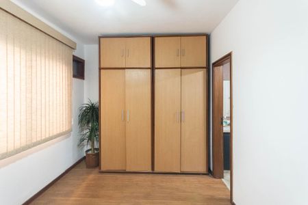 Apartamento à venda com 250m², 4 quartos e 2 vagasSuíte 2