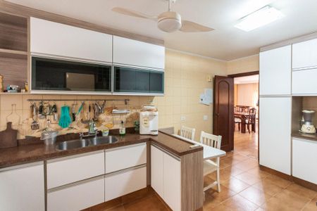 Apartamento à venda com 250m², 4 quartos e 2 vagasCozinha 2