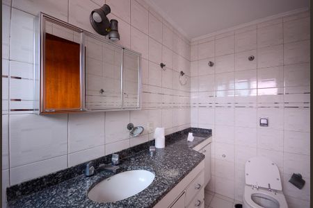 Apartamento à venda com 198m², 3 quartos e 4 vagasBanheiro do Quarto 3