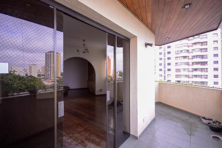Apartamento à venda com 198m², 3 quartos e 4 vagasVaranda da Sala