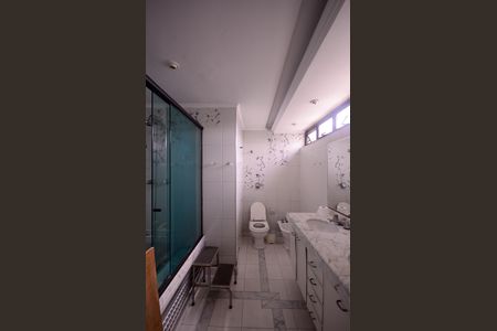 Apartamento à venda com 198m², 3 quartos e 4 vagasBanheiro do Quarto 2