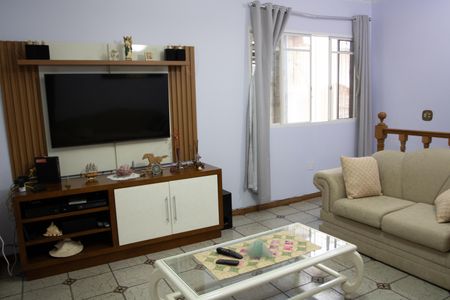 Casa à venda com 415m², 4 quartos e 1 vagaSALA- CASA 1