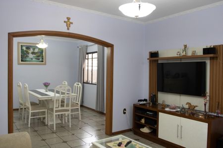 Casa à venda com 415m², 4 quartos e 1 vagaSALA- CASA 1