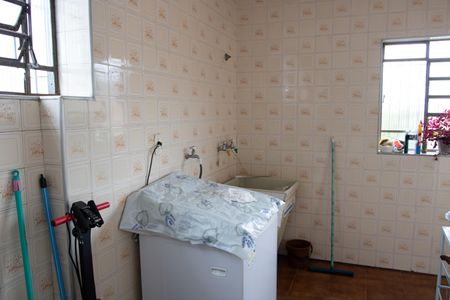 Casa à venda com 415m², 4 quartos e 1 vagaÁREA DE SERVIÇO- CASA 1