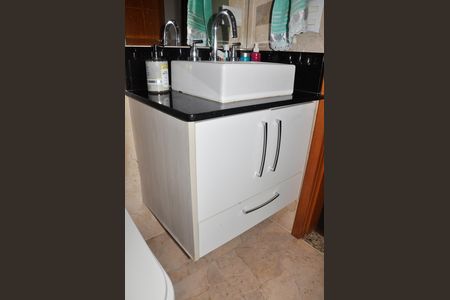 Apartamento à venda com 70m², 3 quartos e 1 vaga Apartamento à venda com 70m², 3 quartos e 1 vagaBanheiro