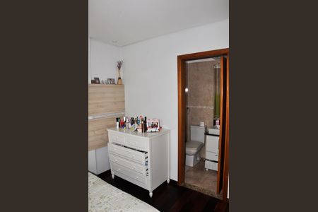 Apartamento à venda com 70m², 3 quartos e 1 vaga Apartamento à venda com 70m², 3 quartos e 1 vagaSuíte