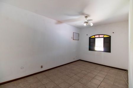 Casa de condomínio à venda com 300m², 3 quartos e 3 vagas Casa de condomínio à venda com 300m², 3 quartos e 3 vagasQuarto 2