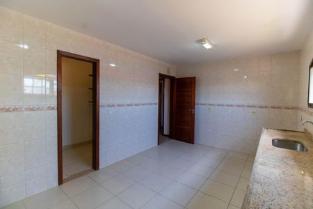 Casa de condomínio à venda com 300m², 3 quartos e 3 vagas Casa de condomínio à venda com 300m², 3 quartos e 3 vagasCozinha