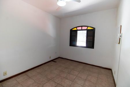 Casa de condomínio à venda com 300m², 3 quartos e 3 vagas Casa de condomínio à venda com 300m², 3 quartos e 3 vagasQuarto 1