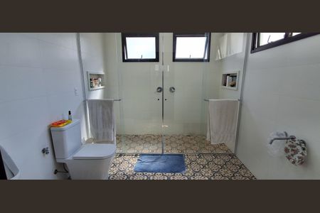 Casa à venda com 330m², 3 quartos e 7 vagasBanheiro Suíte Master