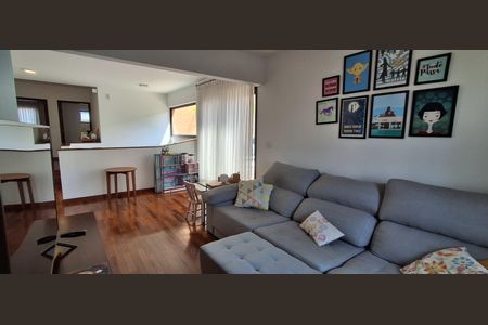 Casa à venda com 330m², 3 quartos e 7 vagasSala íntima