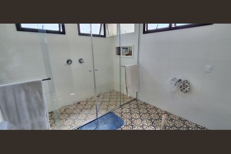 Casa à venda com 330m², 3 quartos e 7 vagasBanheiro Suíte Master