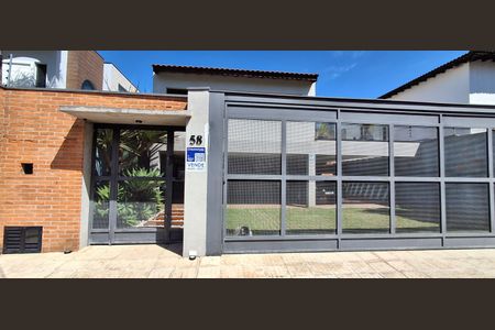 Casa à venda com 330m², 3 quartos e 7 vagasFachada e placa