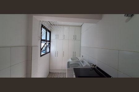 Casa à venda com 330m², 3 quartos e 7 vagasÁrea de Serviço