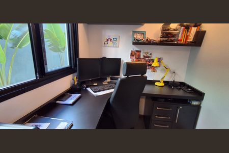 Casa à venda com 330m², 3 quartos e 7 vagasEscritório