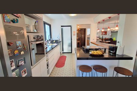 Casa à venda com 330m², 3 quartos e 7 vagasCozinha