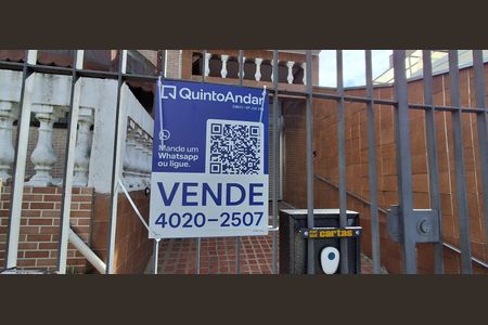 Casa à venda com 240m², 2 quartos e 3 vagas Casa à venda com 240m², 2 quartos e 3 vagasPlaquinha