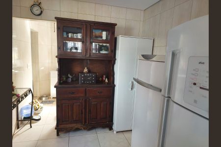 Casa à venda com 240m², 2 quartos e 3 vagas Casa à venda com 240m², 2 quartos e 3 vagasCozinha