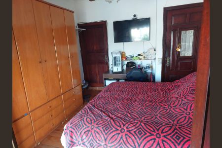 Casa à venda com 240m², 2 quartos e 3 vagas Casa à venda com 240m², 2 quartos e 3 vagasSuíte