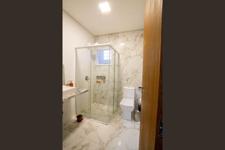 Casa para alugar com 160m², 3 quartos e 3 vagas Casa para alugar com 160m², 3 quartos e 3 vagasBanheiro