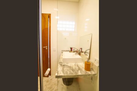 Casa para alugar com 160m², 3 quartos e 3 vagas Casa para alugar com 160m², 3 quartos e 3 vagasBanheiro