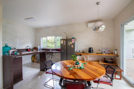 Casa para alugar com 160m², 3 quartos e 3 vagas Casa para alugar com 160m², 3 quartos e 3 vagasSala