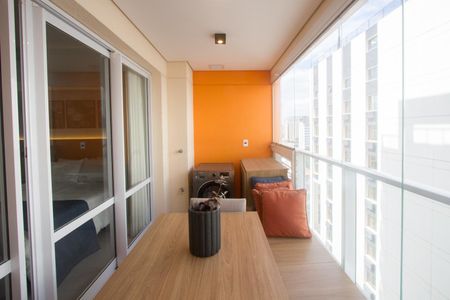 Studio à venda com 42m², 1 quarto e 1 vaga Studio à venda com 42m², 1 quarto e 1 vagaVaranda