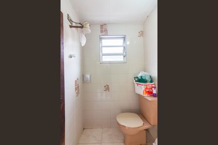 Casa à venda com 110m², 3 quartos e 2 vagas Casa à venda com 110m², 3 quartos e 2 vagasBanheiro de Serviço