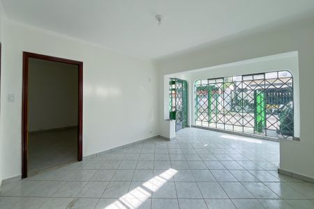 Casa à venda com 100m², 2 quartos e 2 vagasSala