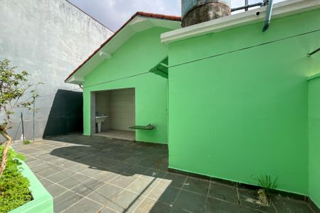 Casa à venda com 100m², 2 quartos e 2 vagasQuintal
