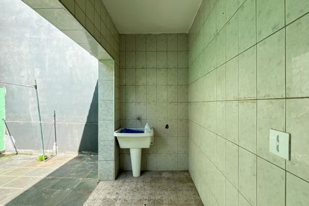 Casa à venda com 100m², 2 quartos e 2 vagasQuintal