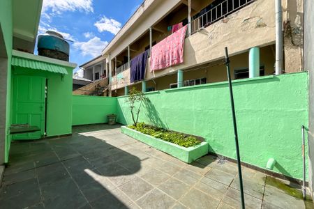 Casa à venda com 100m², 2 quartos e 2 vagasQuintal