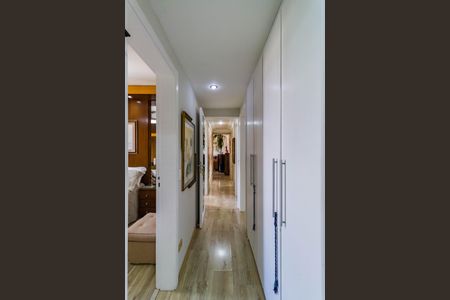 Apartamento à venda com 170m², 3 quartos e 3 vagasCorredor