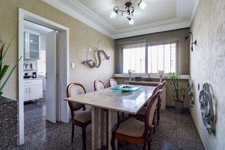 Apartamento à venda com 170m², 3 quartos e 3 vagasCopa