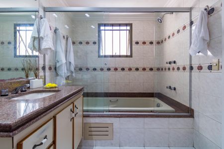 Apartamento à venda com 170m², 3 quartos e 3 vagasBanheiro - Quarto 3