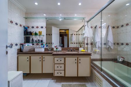 Apartamento à venda com 170m², 3 quartos e 3 vagasBanheiro - Quarto 3