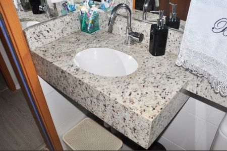 Apartamento à venda com 44m², 2 quartos e 1 vagaBanheiro Social