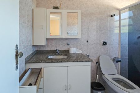 Casa para alugar com 402m², 7 quartos e 6 vagasbanheiro da suíte 3