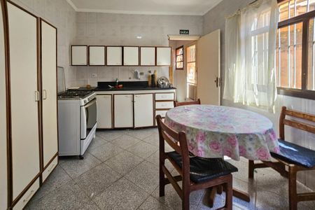 Casa para alugar com 402m², 7 quartos e 6 vagasCozinha 1