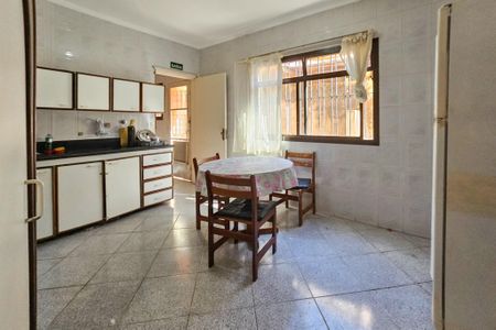 Casa para alugar com 402m², 7 quartos e 6 vagasCozinha 1