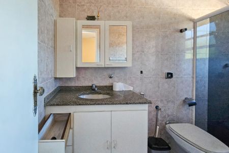 Casa para alugar com 402m², 7 quartos e 6 vagasbanheiro da suíte 3