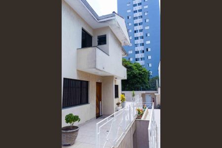 Casa de condomínio para alugar com 140m², 3 quartos e 2 vagas Casa de condomínio para alugar com 140m², 3 quartos e 2 vagasEntrada