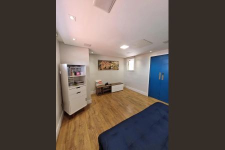 Casa de condomínio para alugar com 140m², 3 quartos e 2 vagas Casa de condomínio para alugar com 140m², 3 quartos e 2 vagasSala de TV