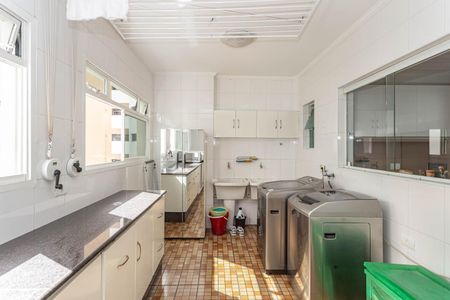 Apartamento à venda com 310m², 5 quartos e 4 vagasArea de Serviços